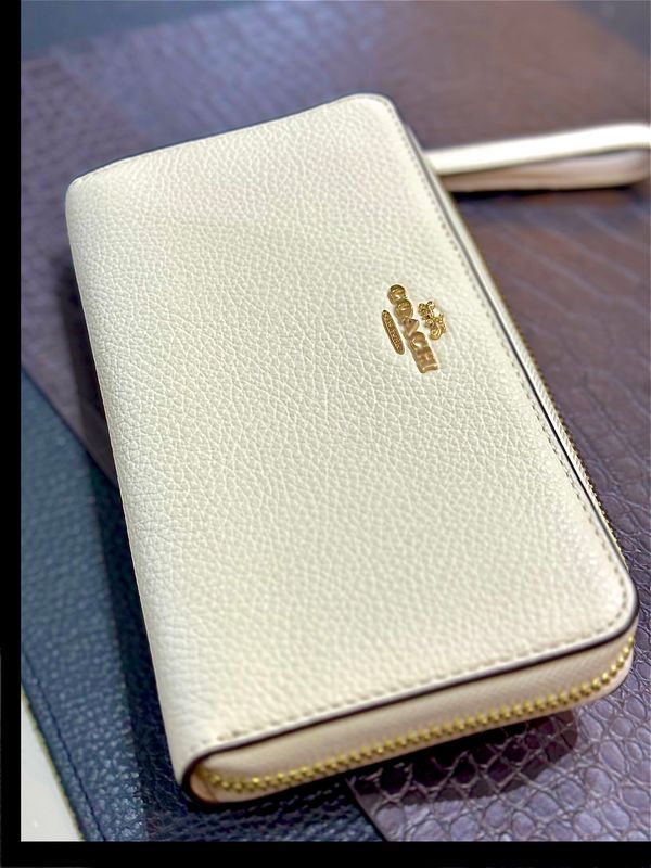 COACH LONG ZIP AROUND WALLET
