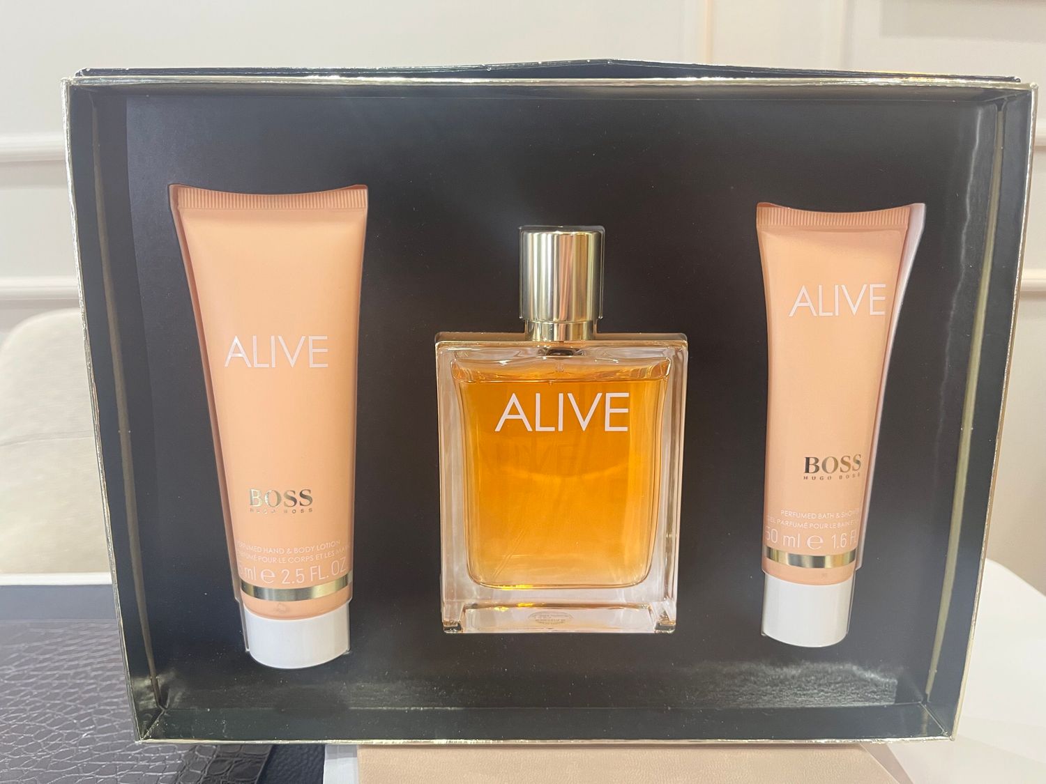 CAJA PERFUME / CREMAS HUGO BOSS