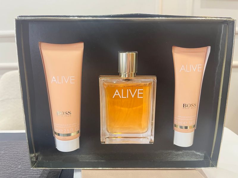 CAJA PERFUME / CREMAS HUGO BOSS