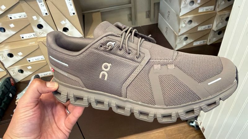 ZAPATOS SNEAKERS ON RUNNING