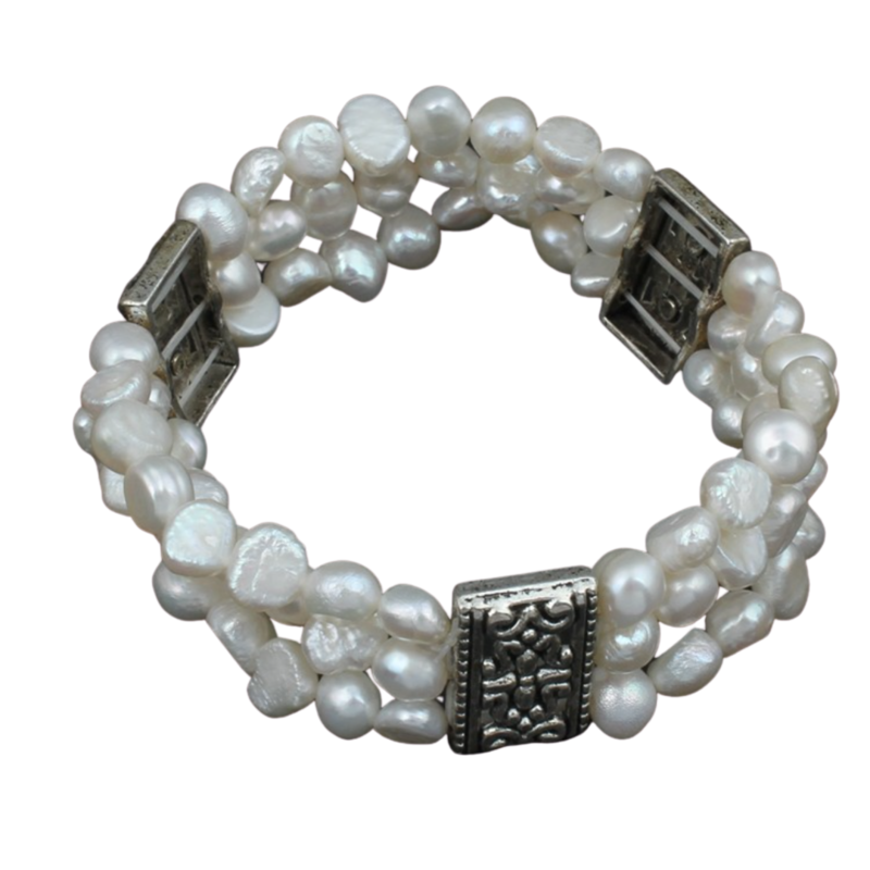 Three strands white pearl bracelet