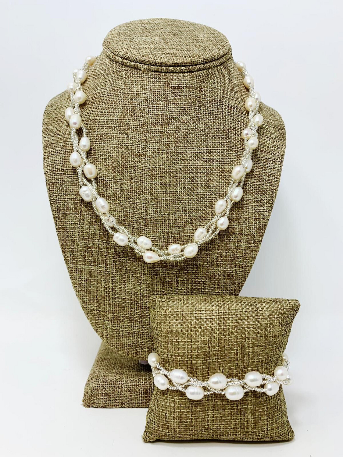 3 Strand  Pearl Necklace Magnetic Clasp, Pearl Colour: Plain White