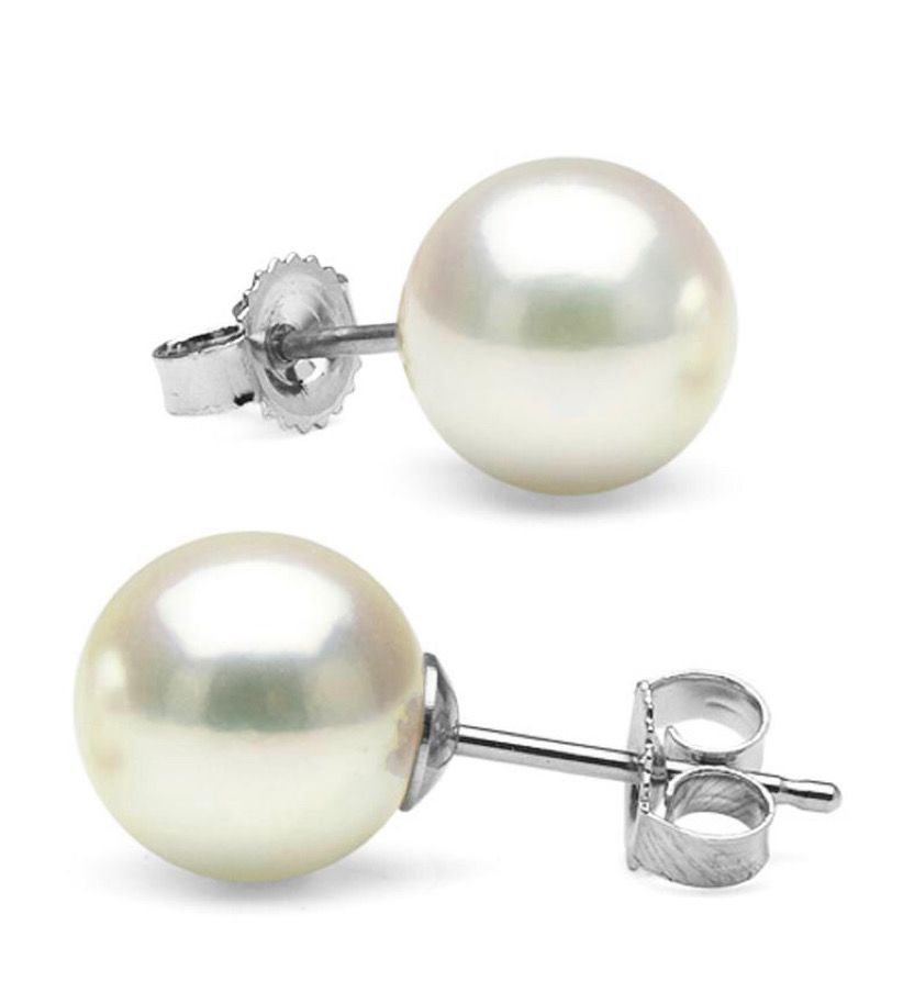 10-11mm Pearl stud earring