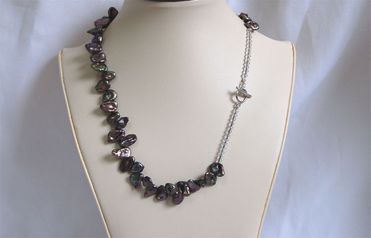 Peacock keshi pearls necklace with sterling silver toggle clasp