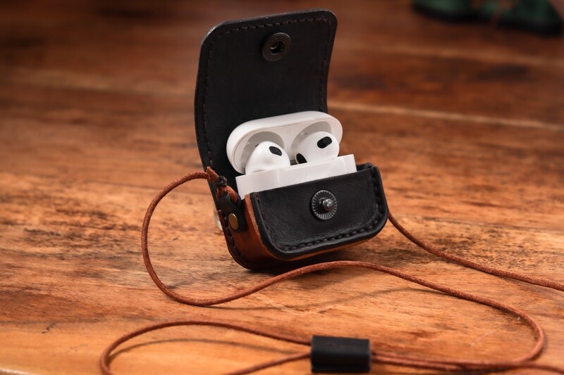Apple AirPods Pro leather