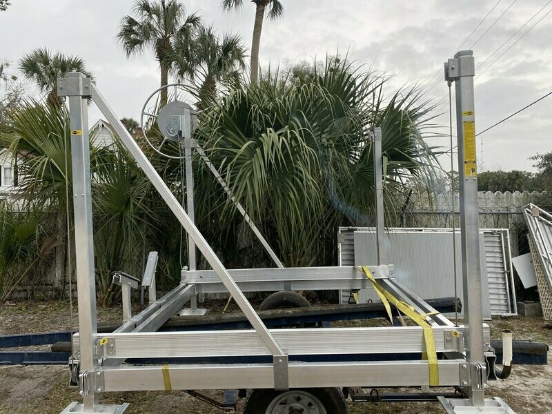 FLOE V-2000 Boat Lift