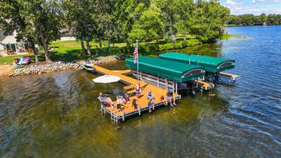 FLOE DOCKS & BOAT LIFTS