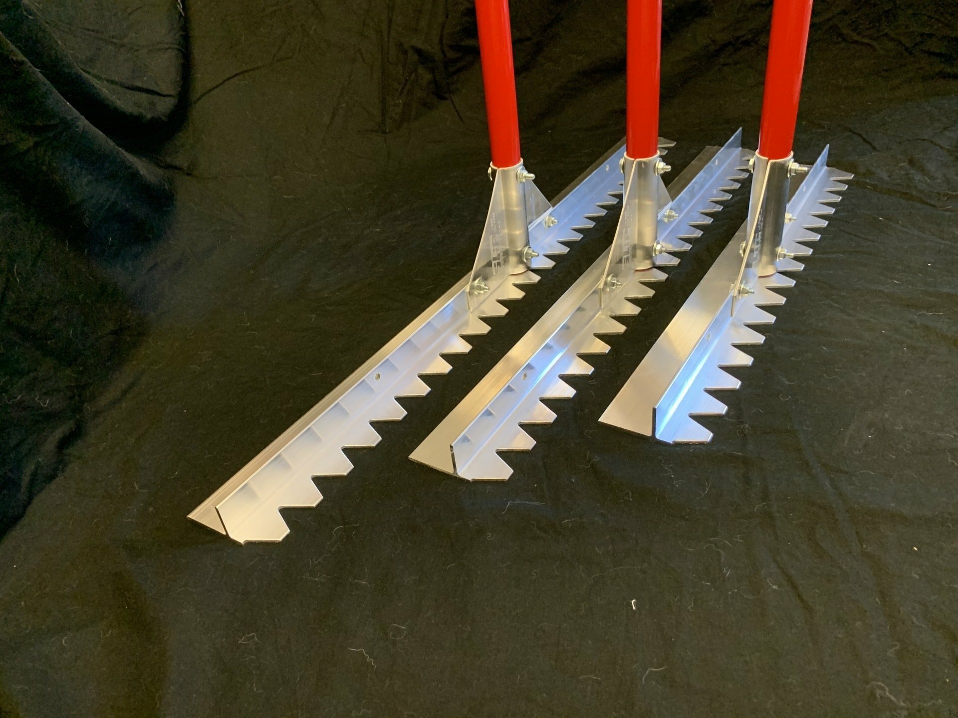 Asphalt T-Lute - Serrated Edge - 7' Handle