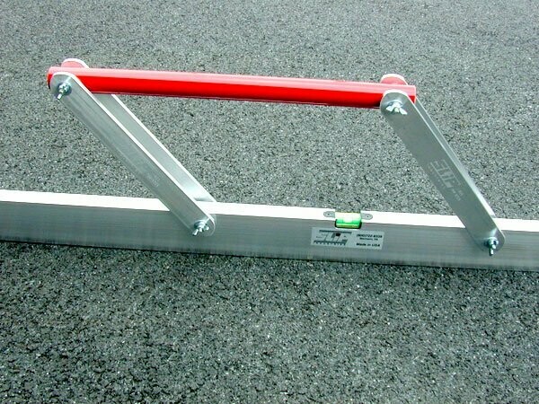 Highway Straightedge w/Level 6'/8'