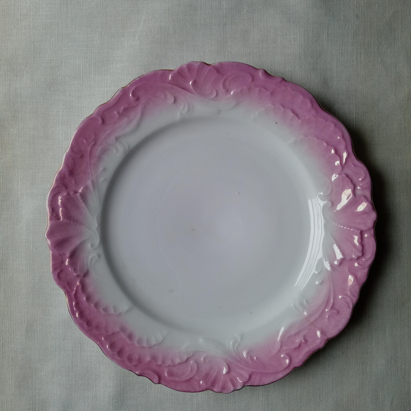 6 Pink and white plates