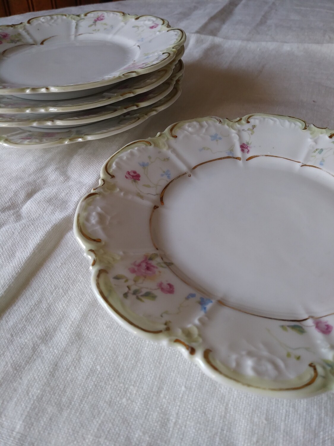6 Vintage 6" dia. floral and gold metallic plates. Very shabby chic.