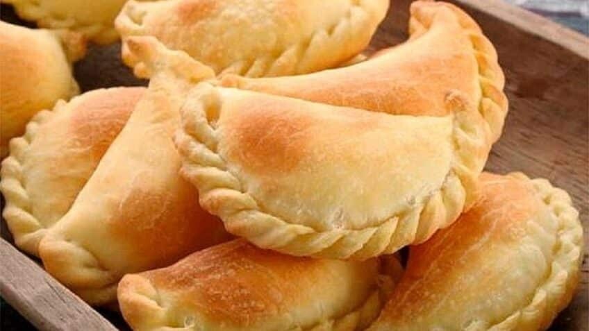 Empanadas de Trigo(Listas para comer) Bandeja X 6 unidades