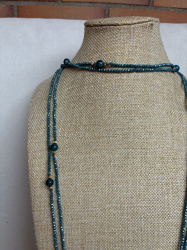 Collar Palermo Azul Petróleo