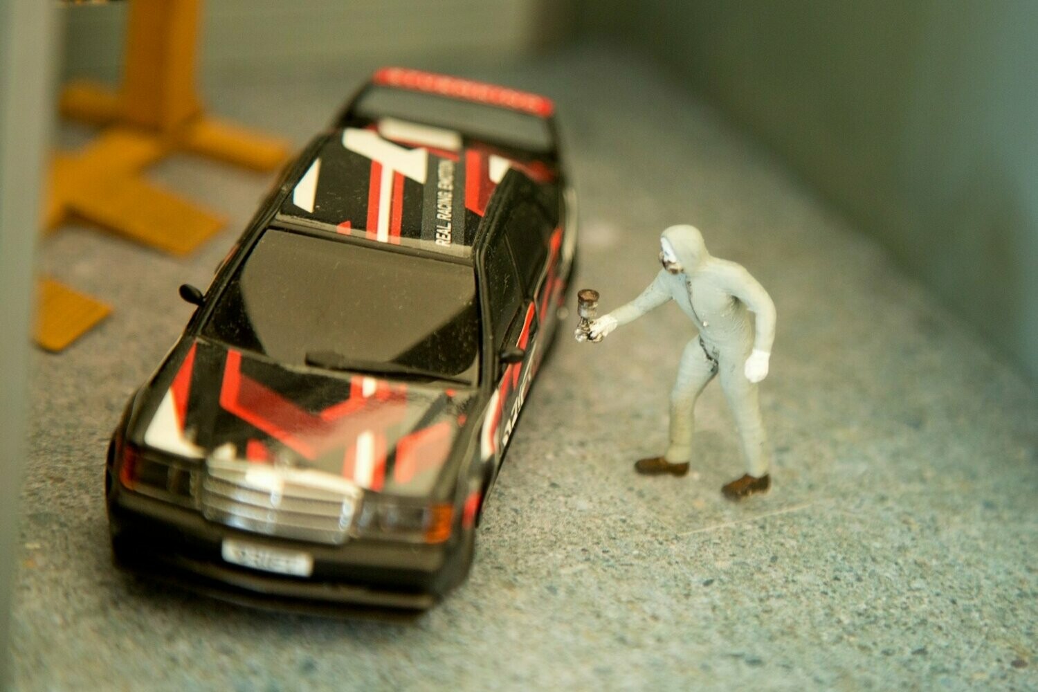 Autolackierer