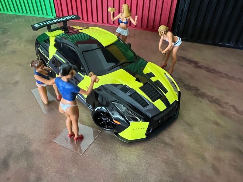 Car Wash Girl - Verschiedene Posen