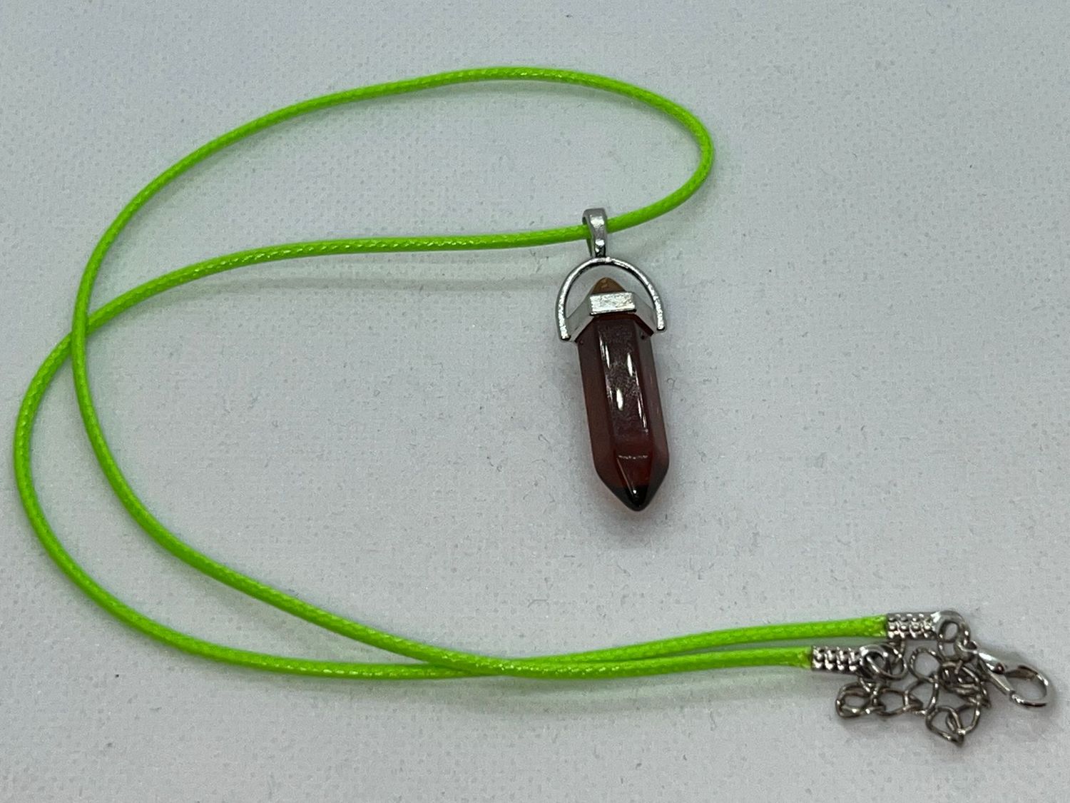 Lederkette mit Kristallanhänger (braun)