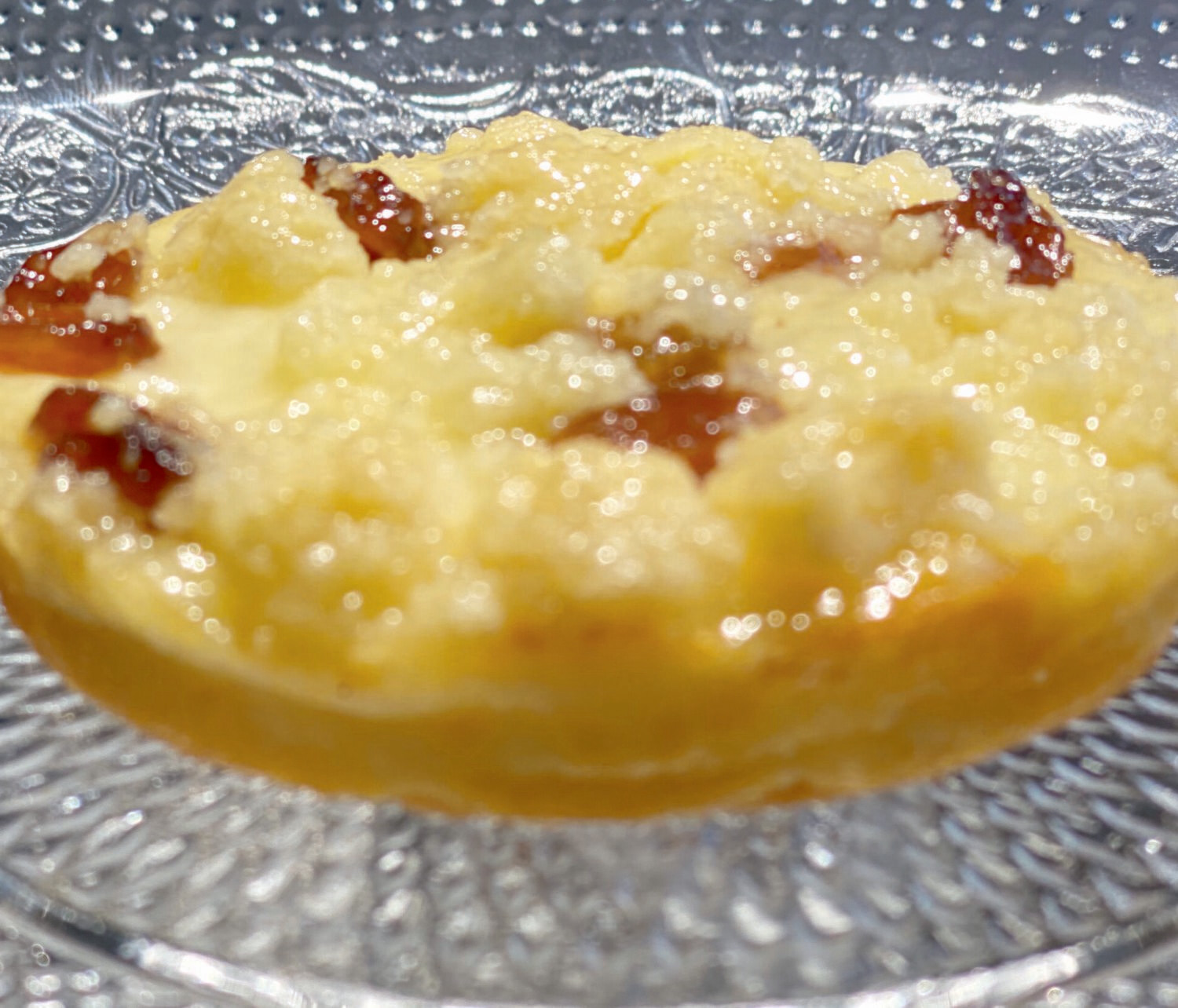 Käsekuchen mit Butterstreusel und Rosinen