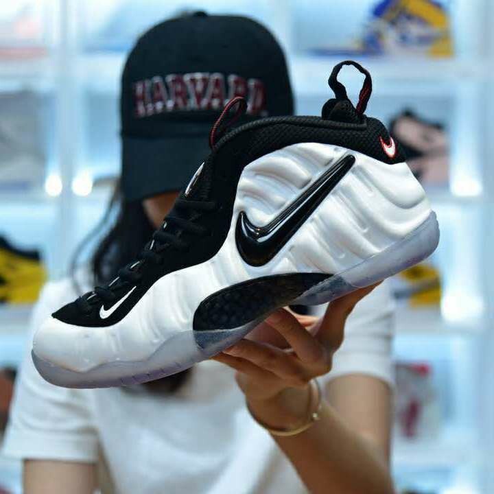 Nike Women&#39;s Air Foamposite One