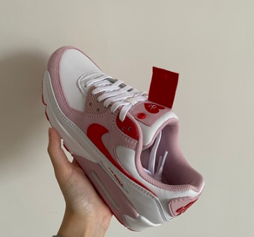 NIKE AIR MAX 90 QS Women&#39;s Sneakers