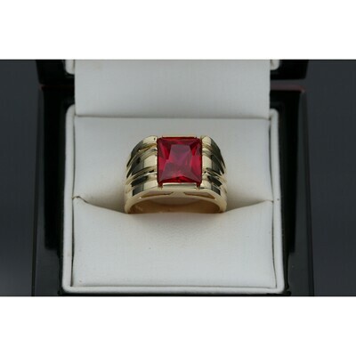 14 karat Gold & zirconium Red Square Ring 14 karat Gold & zirconium Red Square Ring