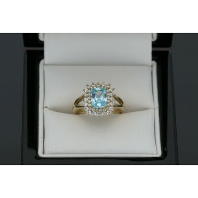 10 karat Gold & Zirconium Light Blue Square Stone Ring 10 karat Gold & Zirconium Light Blue Square Stone Ring