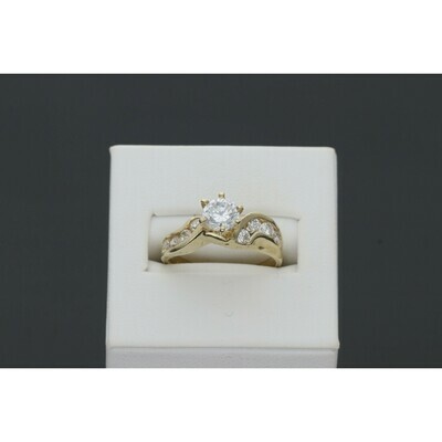10 Karat Gold & Cz Curb Band Gem Ring S: 7.5 W: 3.8 ~ 10 Karat Gold & Cz Curb Band Gem Ring S: 7.5 W: 3.8 ~