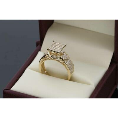 14 karat Gold & Cz Square 2Princess Ring Size 7 W:3.9 14 karat Gold & Cz Square 2Princess Ring Size 7 W:3.9