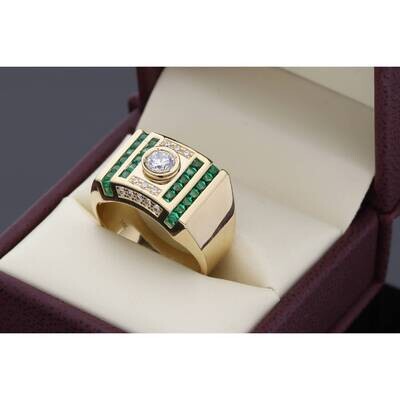 14 Karat Gold Cz Square With Green Stones Ring S:11 W:12.7