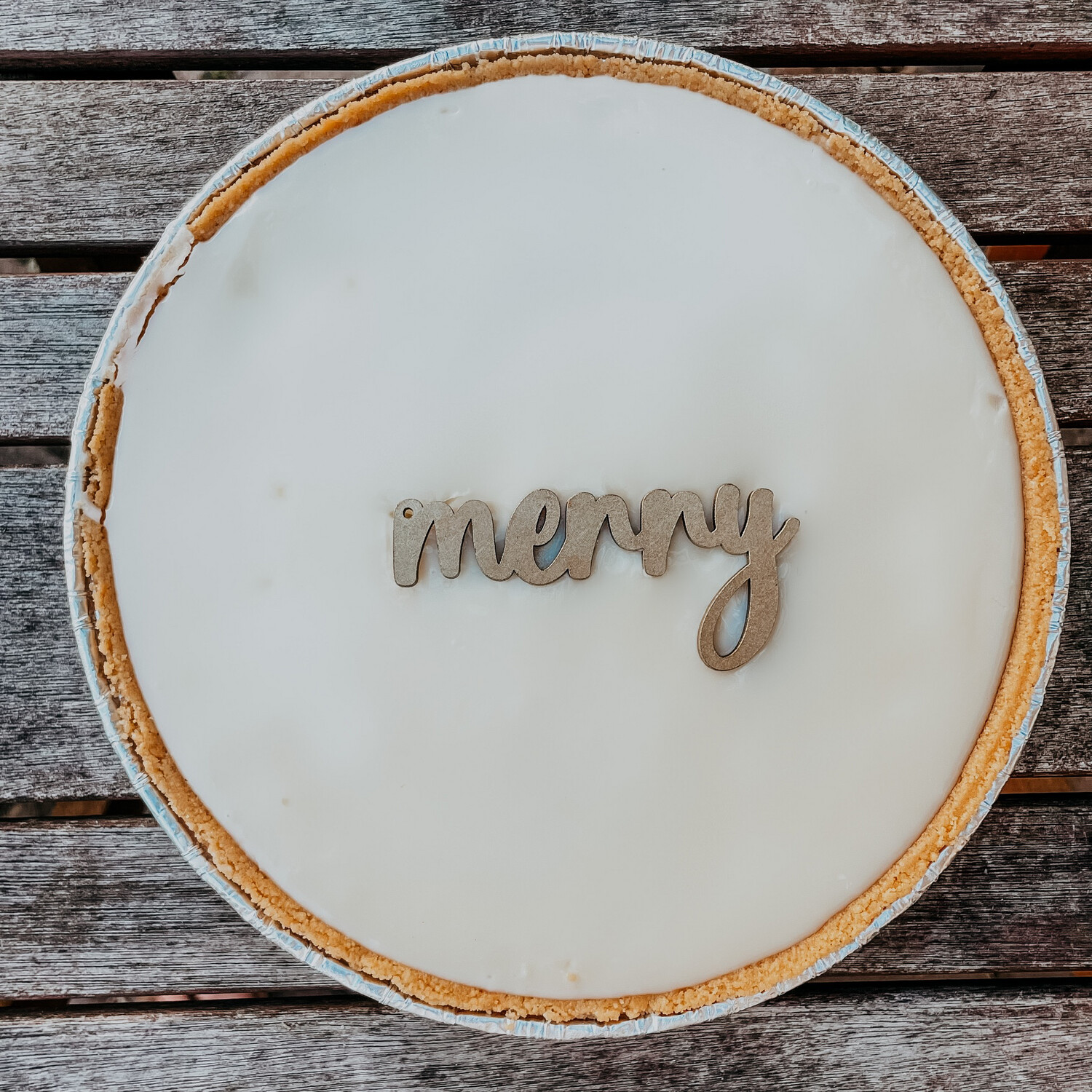 Merry Ornament Pie + Gold