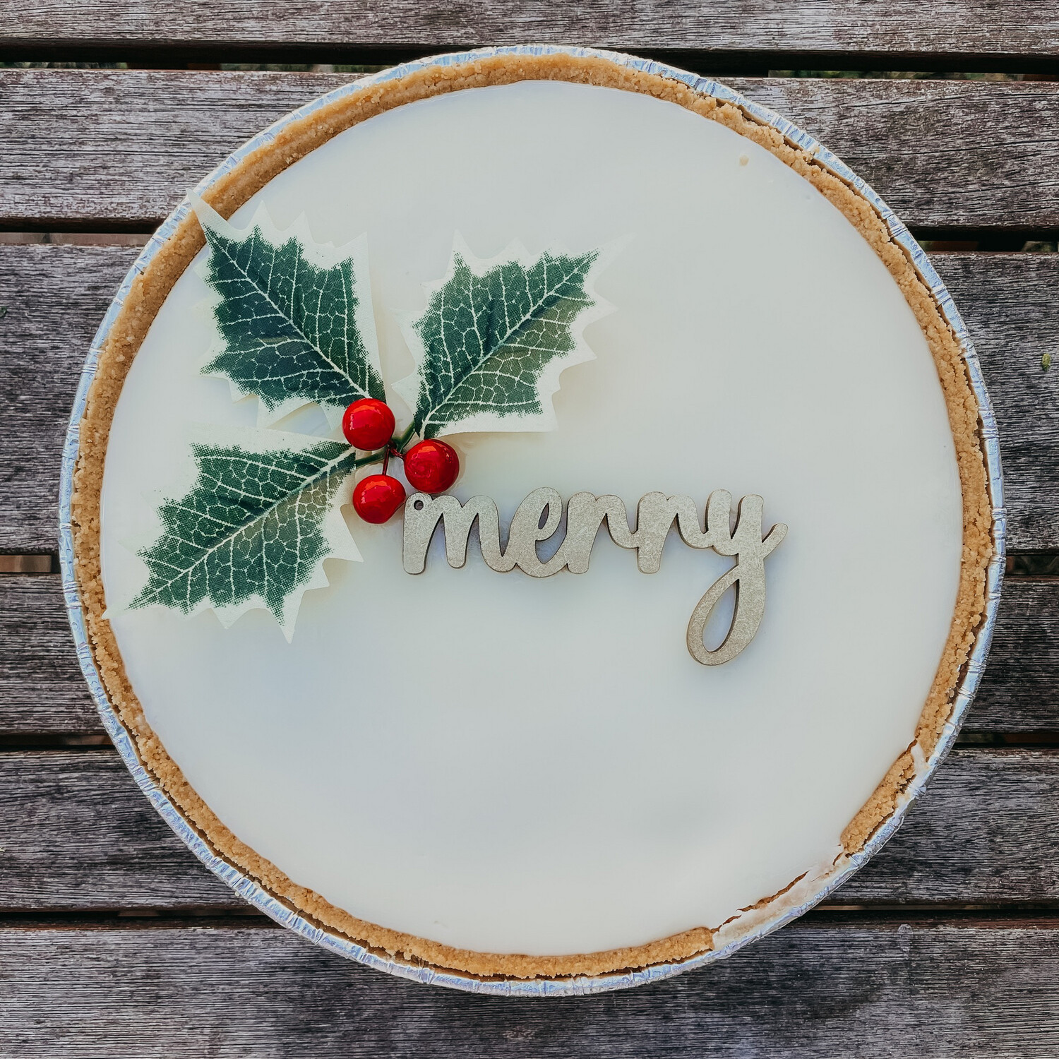 Holly Berry Ornament Pie + Gold