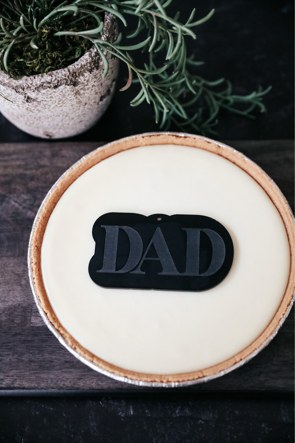 9” Pie + DAD Tag