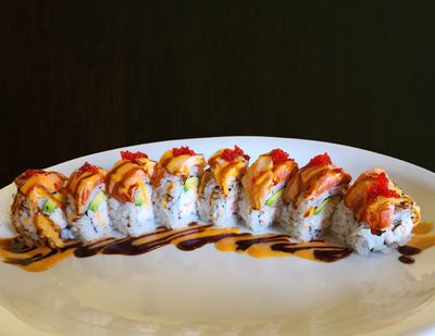Tataki Salmon Roll