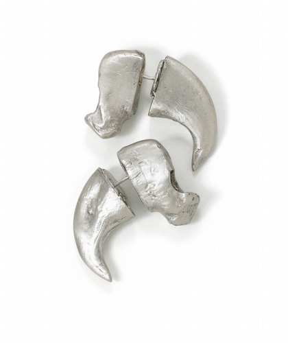 Claw earrings