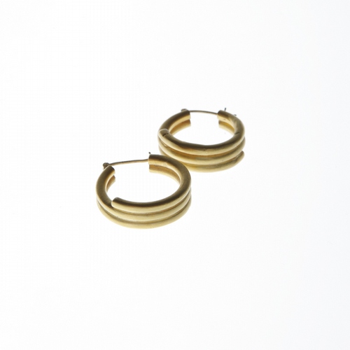 Overlapping hoop earrings