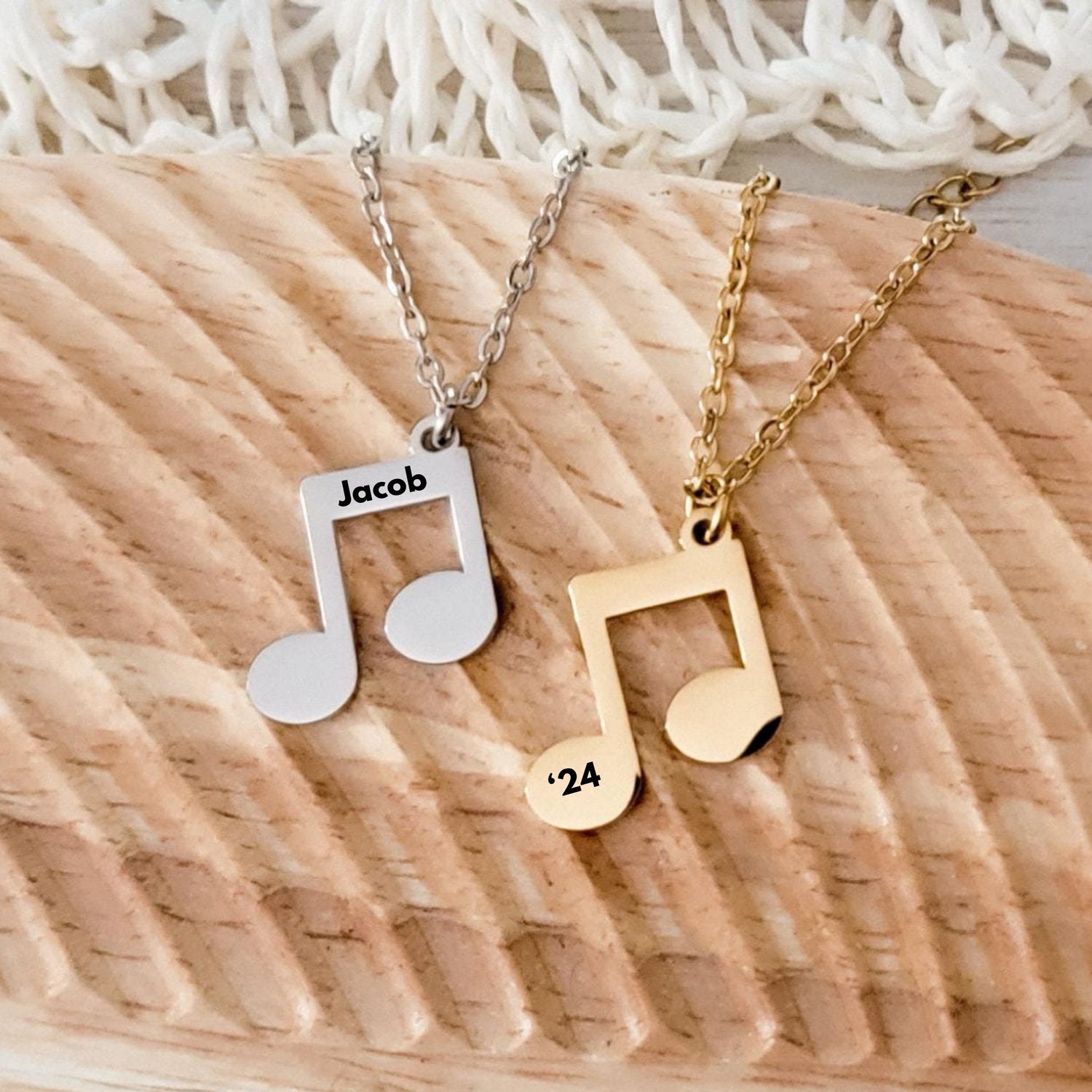 MUSIC NOTE NECKLACE