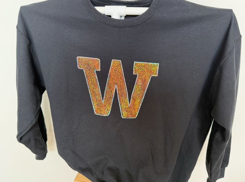 LARGE SPARKLY W DESIGN - ADULT