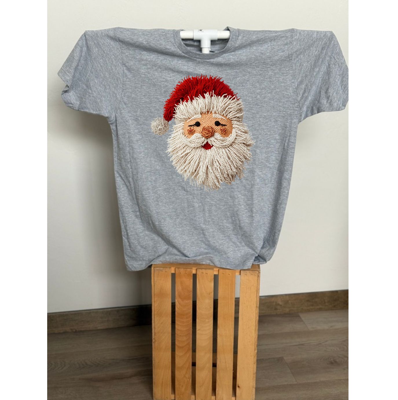 FAUX YARN SANTA