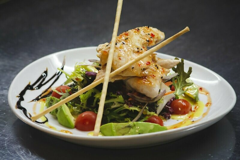 Ensalada de pollo y aguacate
