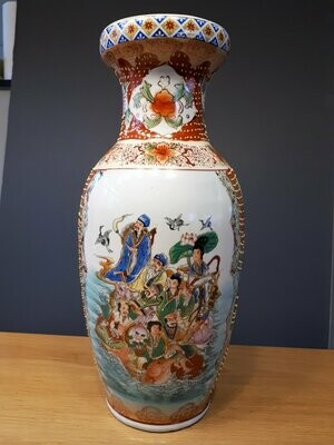 Chinese vaas met afbeelding van de Goden