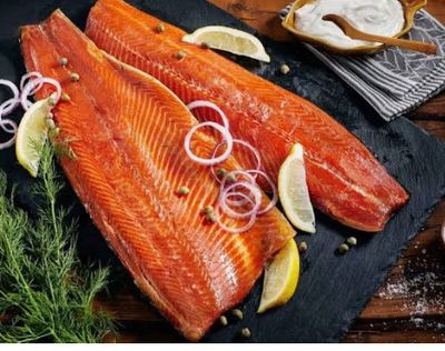 Hot Smoked Trout Plain. X-Large (Approx 750g ) KOSHER/HALAL