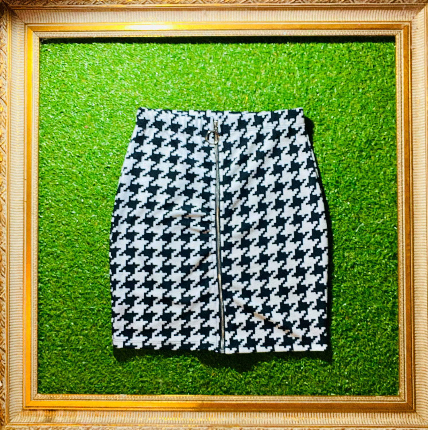 B&amp;W Pencil Skirt