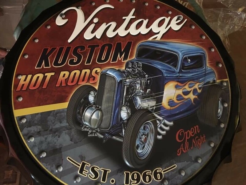 Capsule garage  hot rod 1966