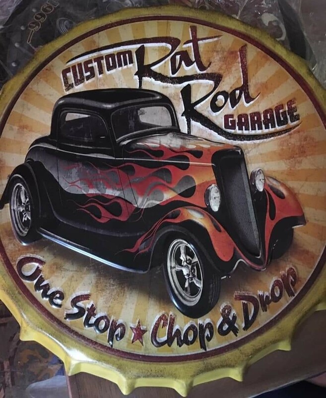 Capsule garage hot rod