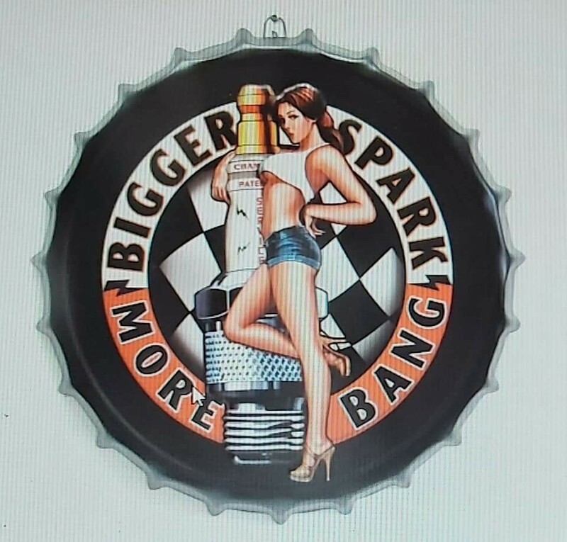 Capsule garage pin up bougie