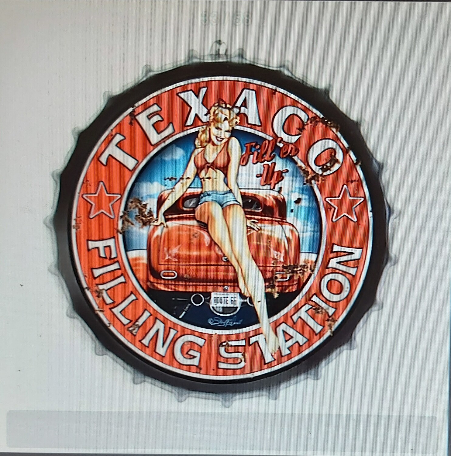 Capsule garage pin up texaco