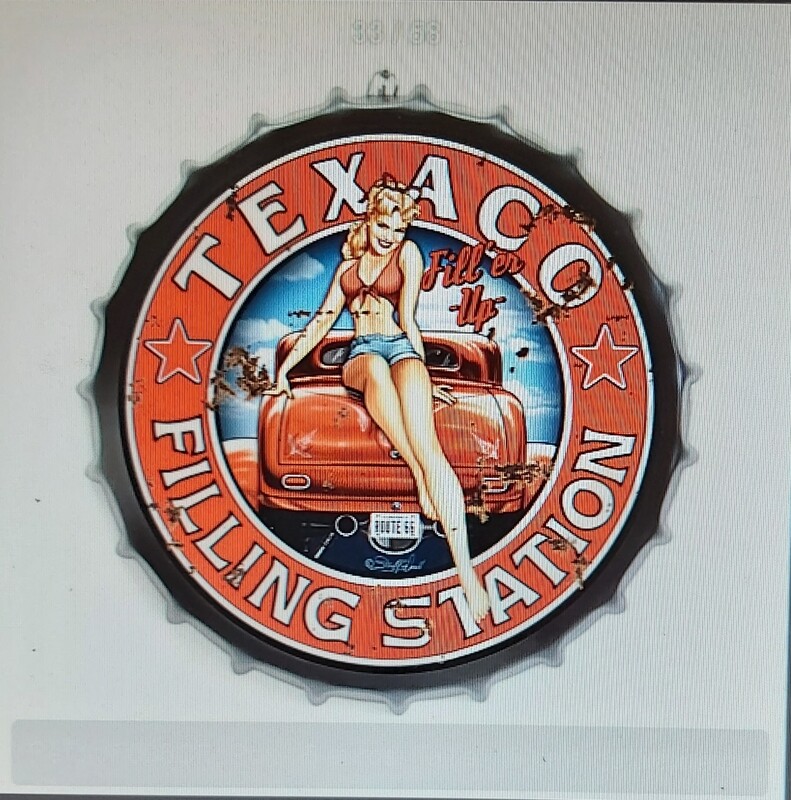 Capsule garage pin up texaco