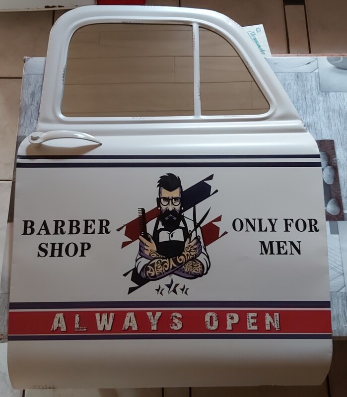 Portière barber shop 