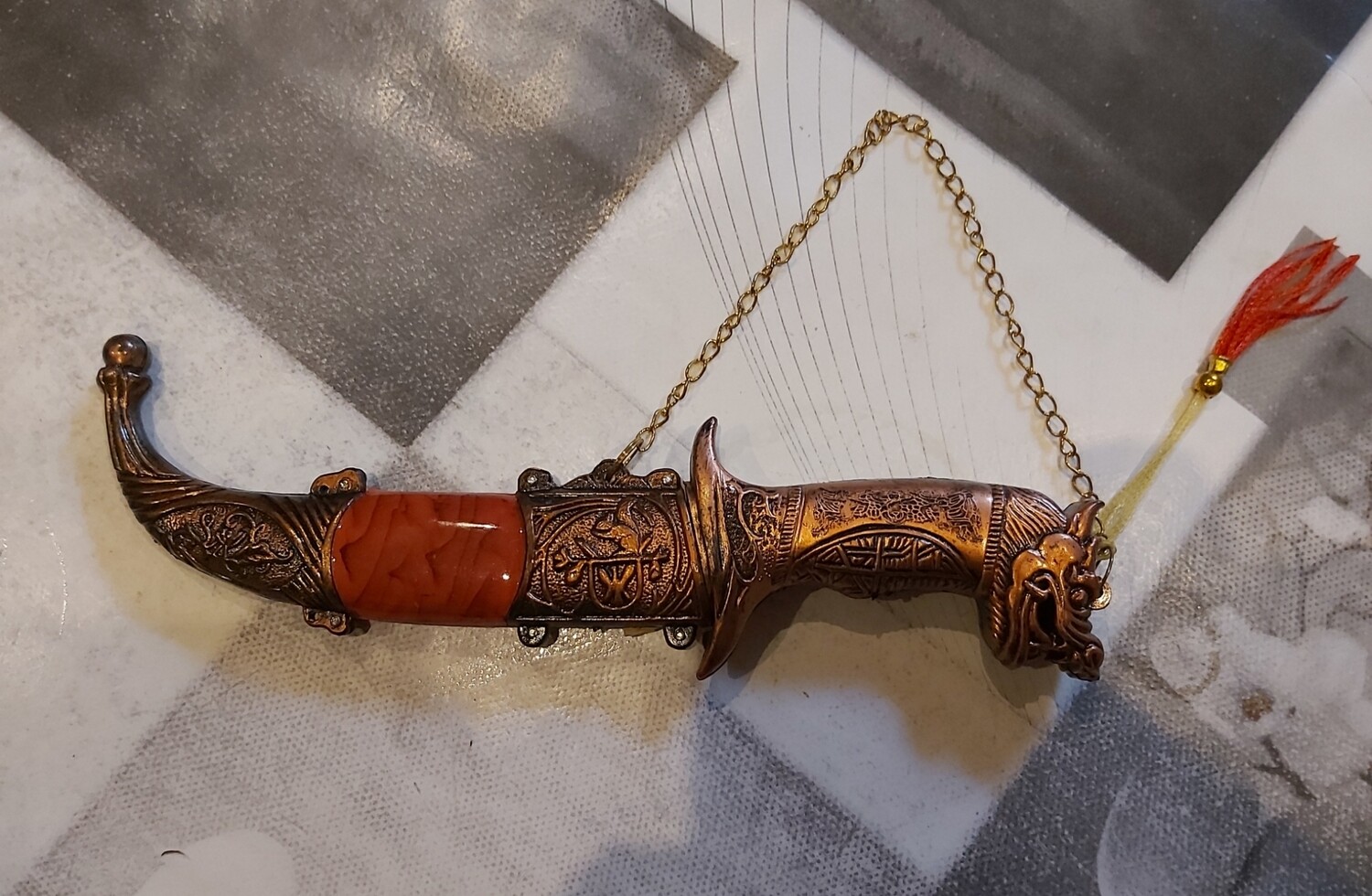 Couteau ouvre lettres tête de dragon