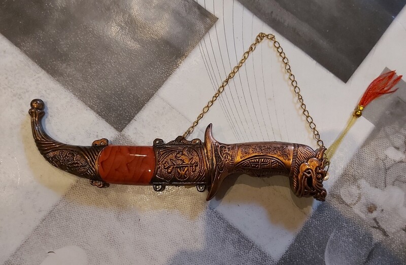 Couteau ouvre lettres tête de dragon