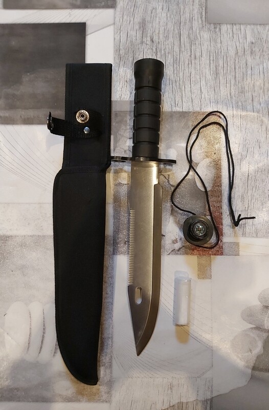 Couteau Rambo 1